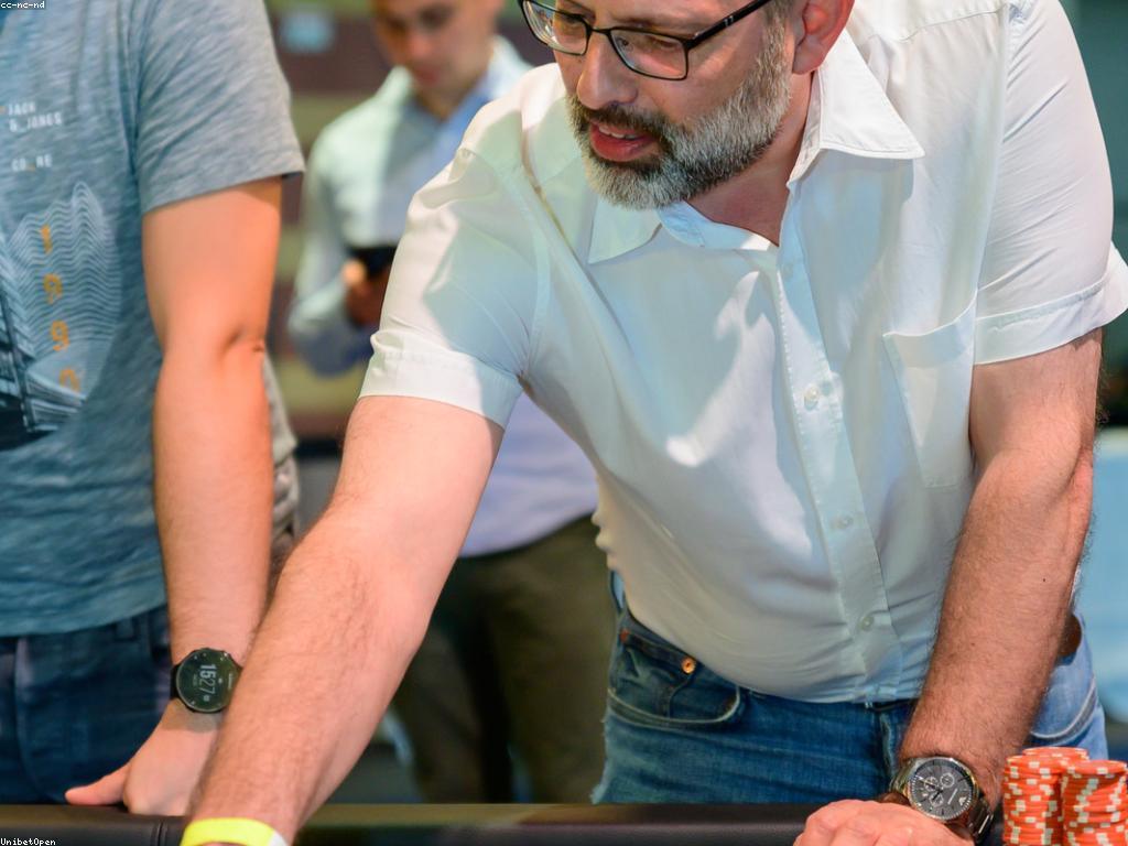 យុទ្ធសាស្ត្រការប្រកួតបាការ៉ាត់ Slot