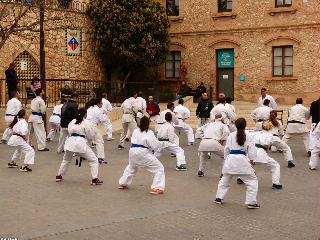 យុទ្ធសាស្ត្របាការ៉ាត់: ផ្លូវទៅកាន់ការលូតលាស់